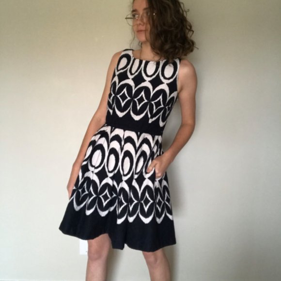 Boatneck Dress with Pockets - Picture 2 of 4